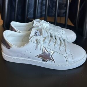 NWT Vintage Havana Sneakers- women’s size 7